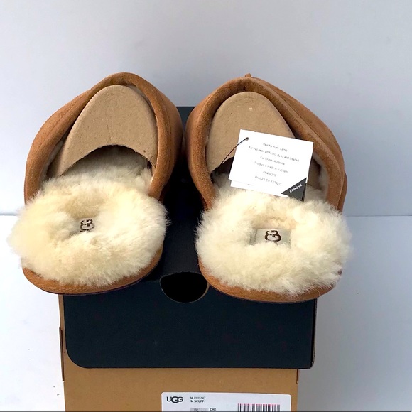 UGG Scuff Slippers - Picture 5 of 9